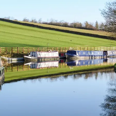 Waters Edge 아파트 *