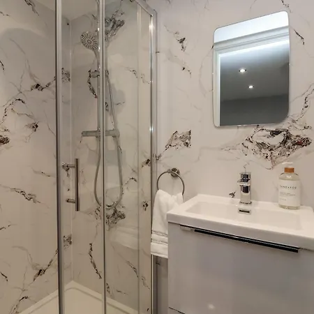 Waters Edge * 스킵턴